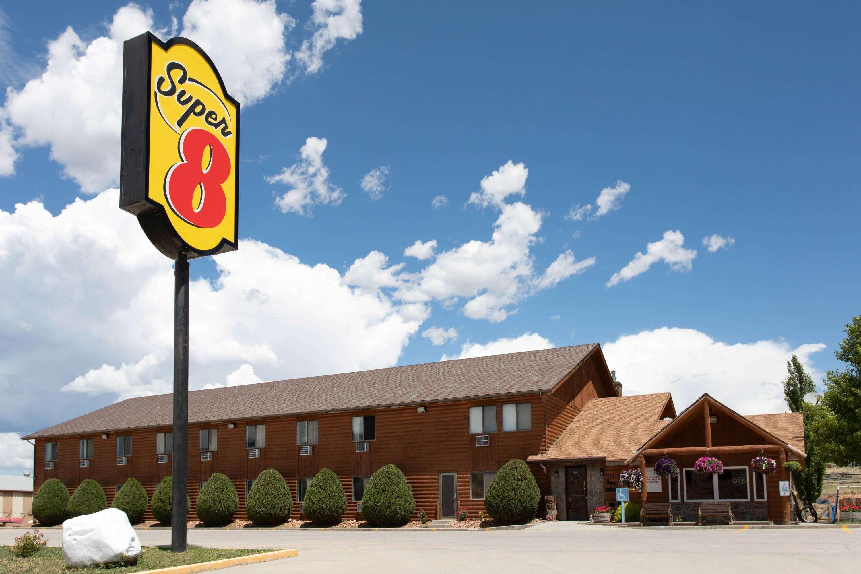 Super 8 By Wyndham Dubois Motel Bagian luar foto