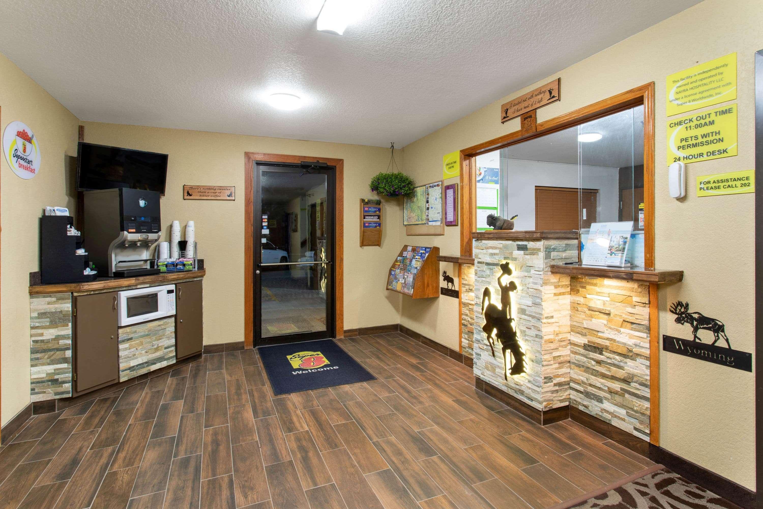 Super 8 By Wyndham Dubois Motel Bagian luar foto