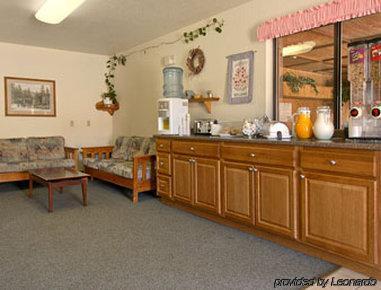 Super 8 By Wyndham Dubois Motel Restoran foto